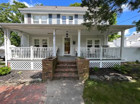 11 Chapel St, Wareham, MA 02571