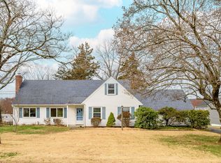 6 Crestwood Dr, Danbury, CT 06811