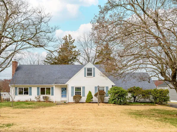 6 Crestwood Drive, Danbury, CT 06811