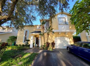5631 NW 100th Ct, Doral, FL 33178
