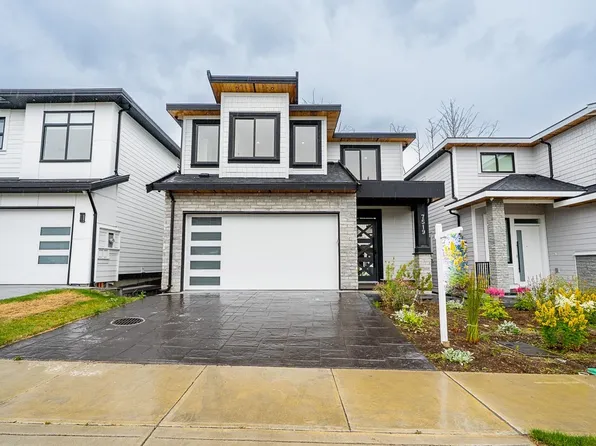 7519 205th St, Langley, BC V2Y 3S8