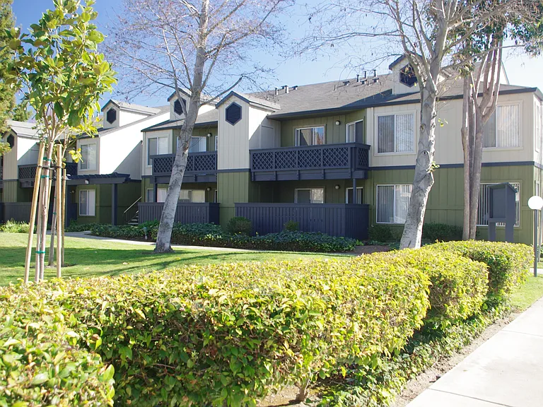 Regency Square Apartments — Photo 25