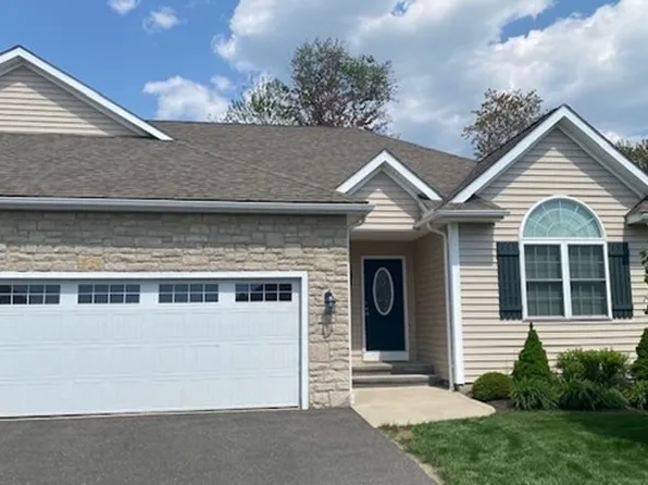 154 Stonybrook Way #154, South Hadley, MA 01075