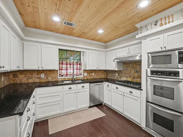 28211 Camille Dr, Tomball, TX 77375