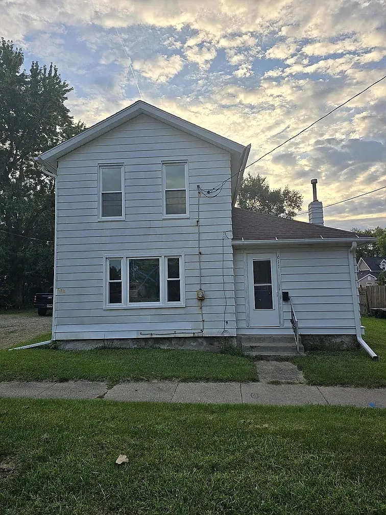 3 bed, 1447 sqft, $1,450 — Photo 1