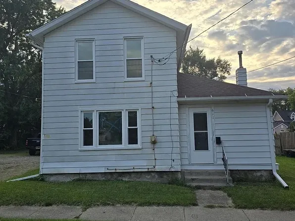 611 N Martin Luther King Jr Dr, Jackson, MI 49201