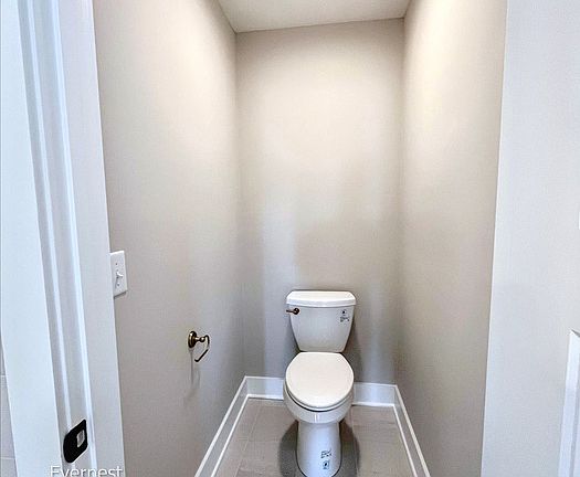 5th image of 1107 Walsh St #B