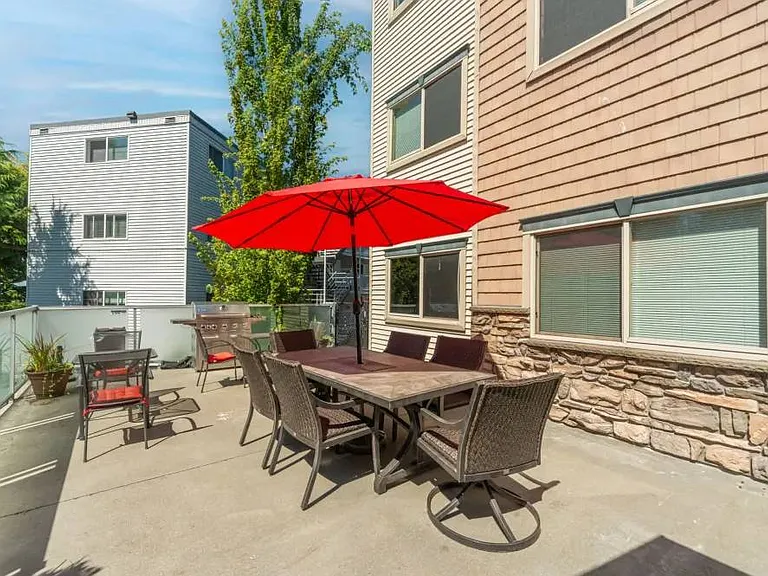 Avion Apartments — Photo 5