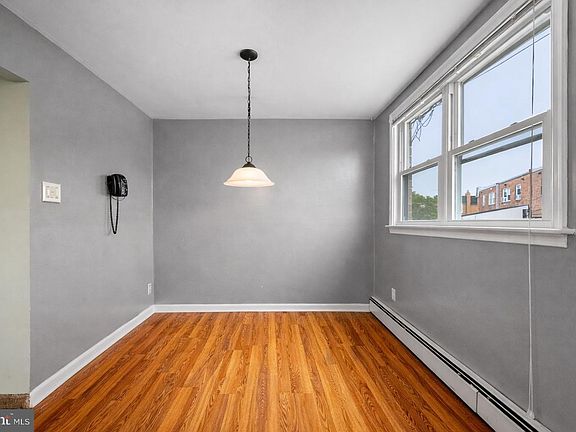 5th image of 3202 Thornbrook Pl