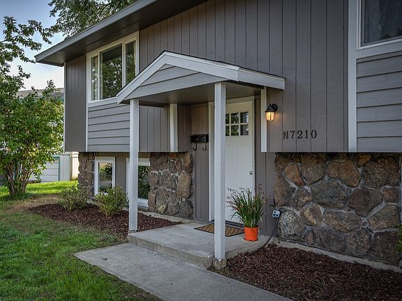 3rd image of 7210 N Lidgerwood Ct