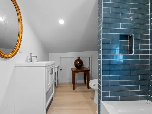 67-02 Almeda Avenue image 37 of 41