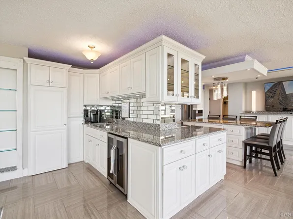 8900 E Jefferson Ave #1114-1115, Detroit, MI 48214
