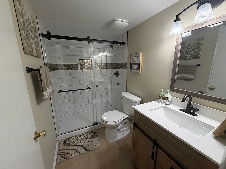 3812 Country Club Rd #E — Photo 11