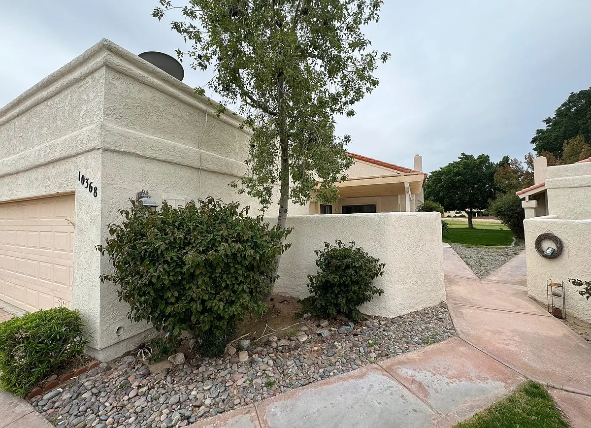 Building Photo - 10368 S Del Rey Dr