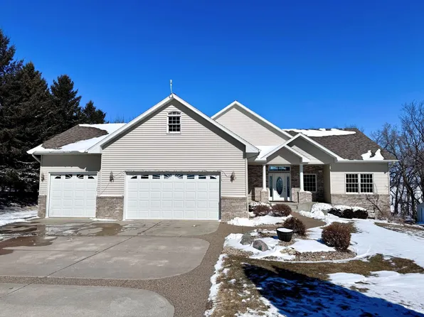 521 E Summit St, Battle Lake, MN 56515