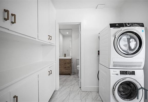 4th image of 1101 N Flower St Unit 4