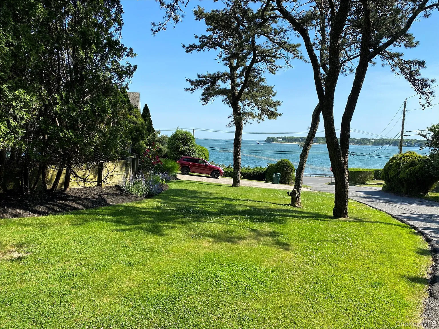 5 bed, 3.0 bath, 2000 sqft, $4,500 — Photo 2