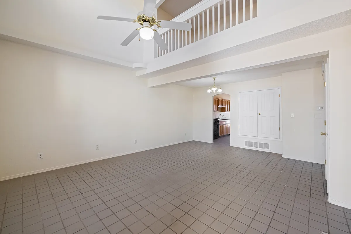 Building Photo - 2987 Tierra Cortez Ave #B