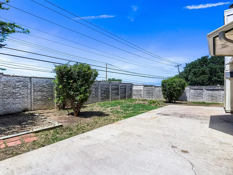 14601 Montoro Dr — Photo 10