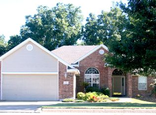 500 Old Forge Dr, Bentonville, AR 72712