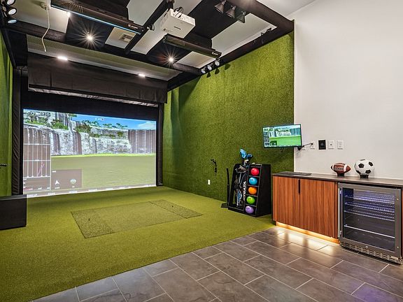 Golf Simulator Bay
