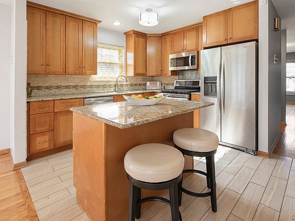 3rd image of 4759 S Langley Ave