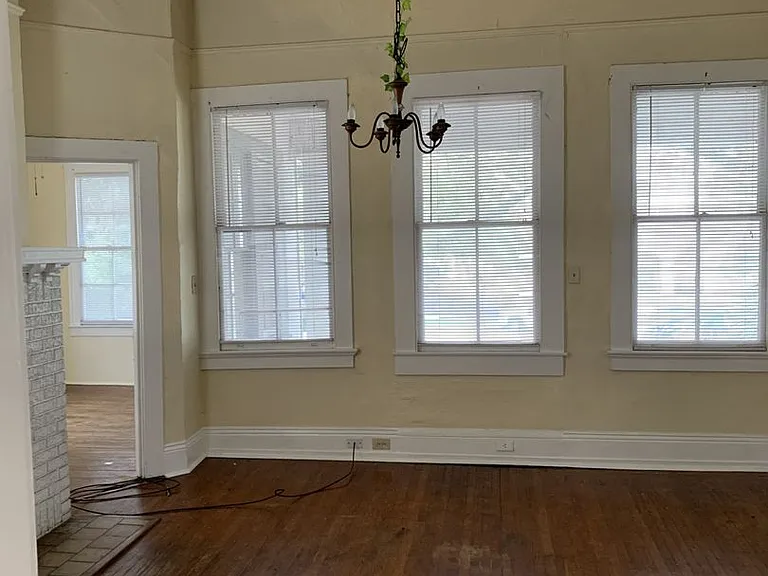 2405 & 2405.5 Napoleon Ave #4327-29 — Photo 5