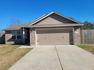 6114 Fox Ridge Dr, Angleton, TX 77515