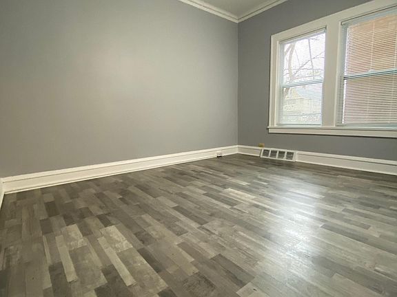 4th image of 13389 Madison Ave