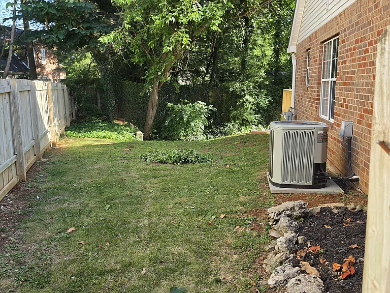 604 Messick Ct — Photo 2