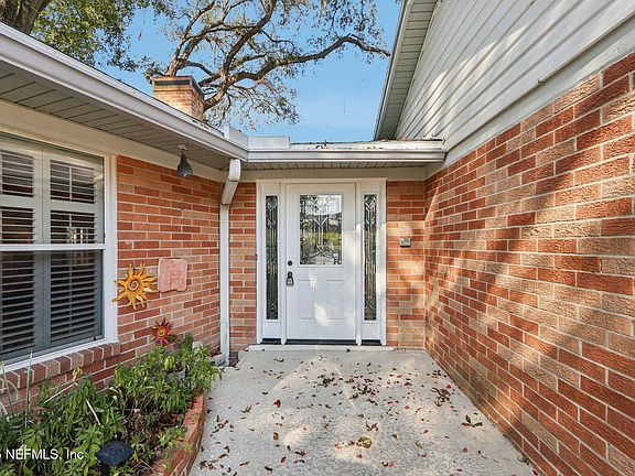 4th image of 5709 ST ISABEL Drive