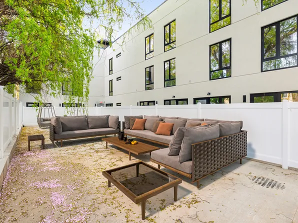 12-19 31st Drive image 7 of 8