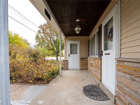 4th image of 210 Ashland Dr