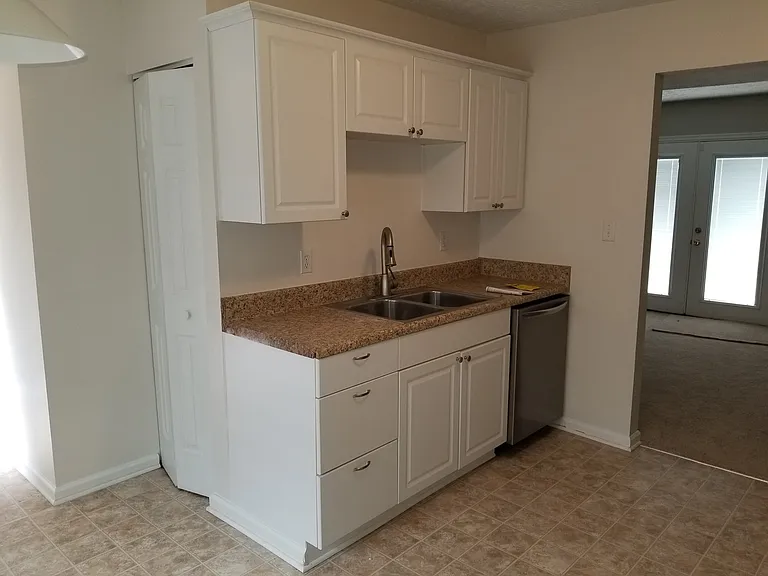 1125 Old Denbigh Blvd — Photo 3