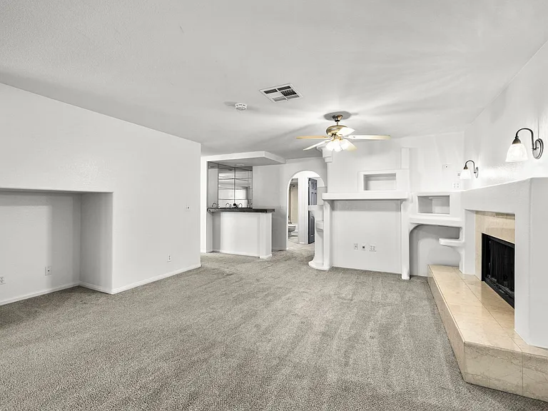 7600 Painted Dunes Dr — Photo 9