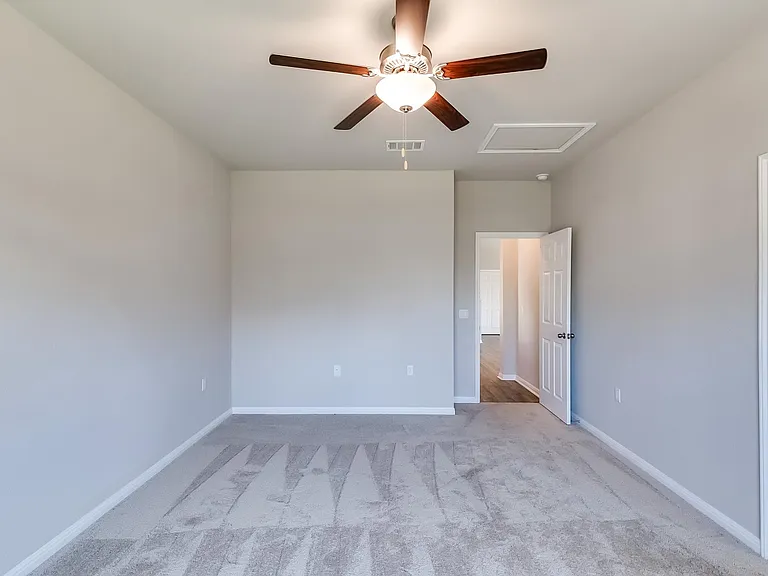 821 Falkland Trce — Photo 17