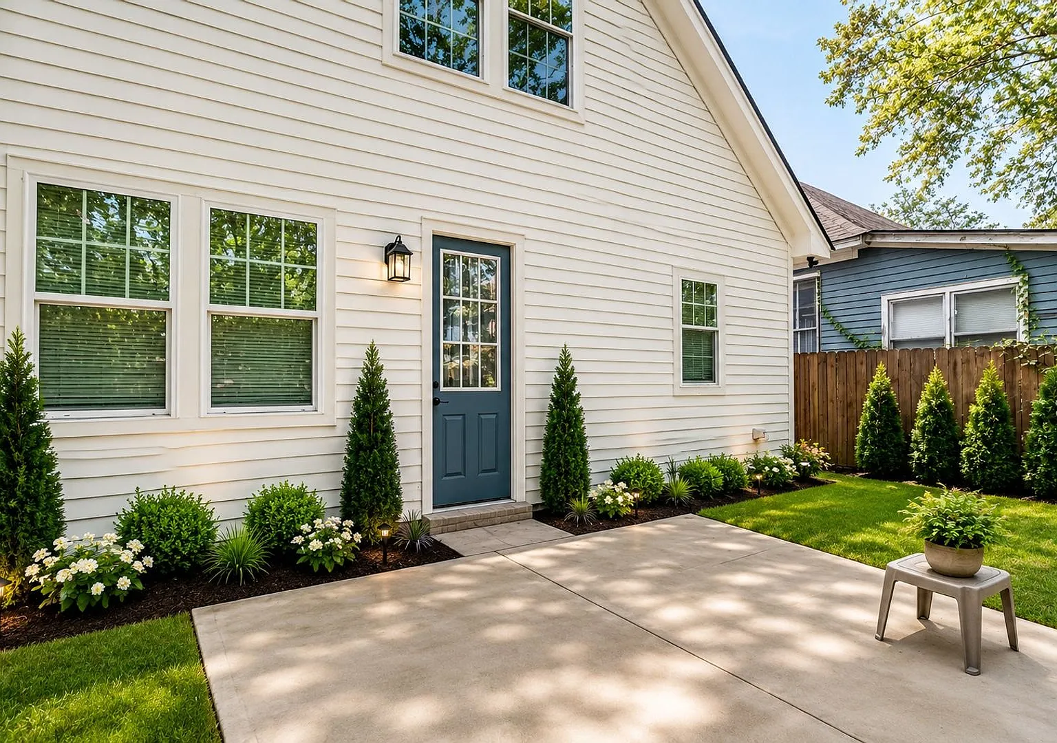 Charming 3-Bedroom Home in Memphis 1737 Euclid Ave — Photo 2
