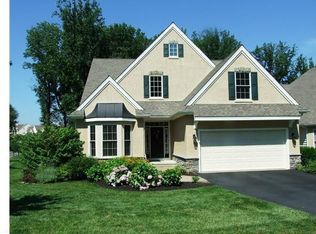 101 Regency Ct, Avondale, PA 19311