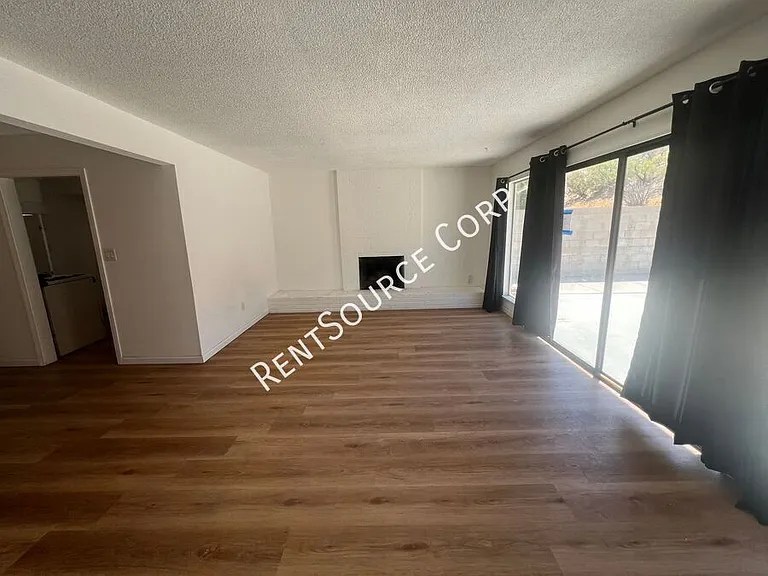 850 Linda Ln — Photo 8