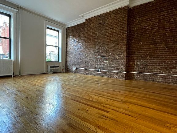 5th image of 55 W 70th St APT 4B