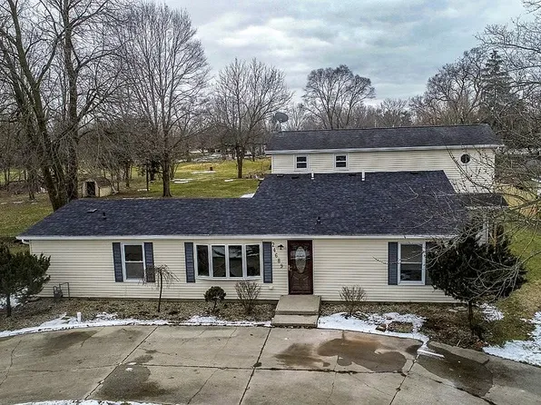 24689 Minuteman Dr, Elkhart, IN 46517