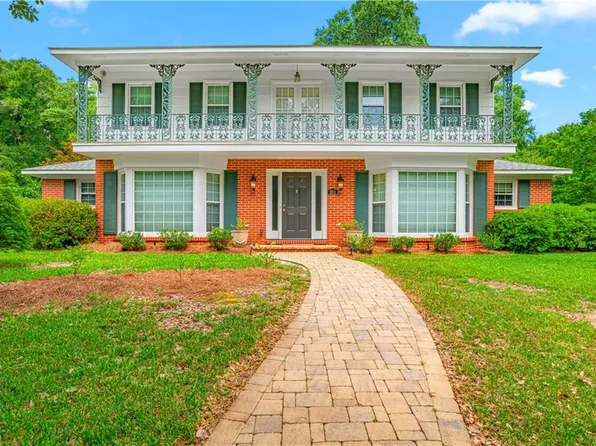 900 Regents Dr E, Mobile, AL 36609