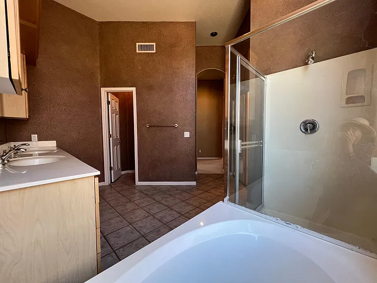 1695 E Monterey St — Photo 15