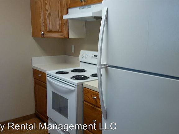 3rd image of 215 W Center St APT 9
