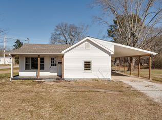 429 W 3rd Ave, Hohenwald, TN 38462
