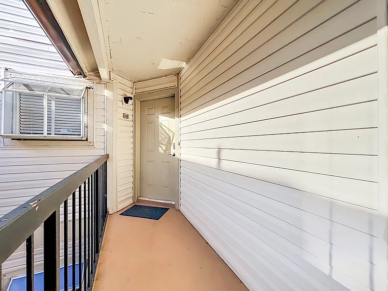1940 Lake Atriums Cir #112 — Photo 2