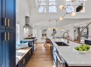 14 Robinson St, Narragansett, RI 02882