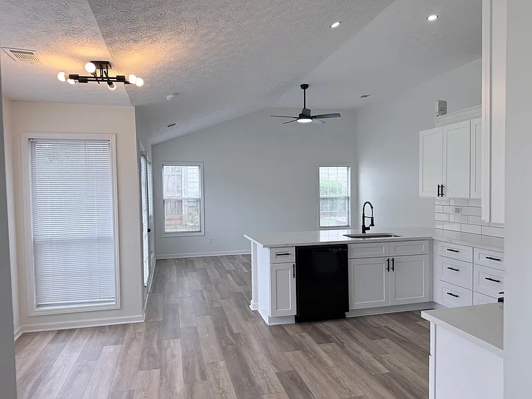 1887 Bitsy Grant Ct — Photo 3