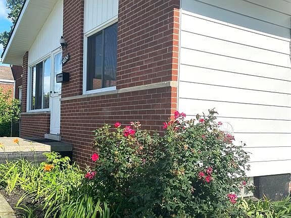 3rd image of 16830 S Stephens Dr