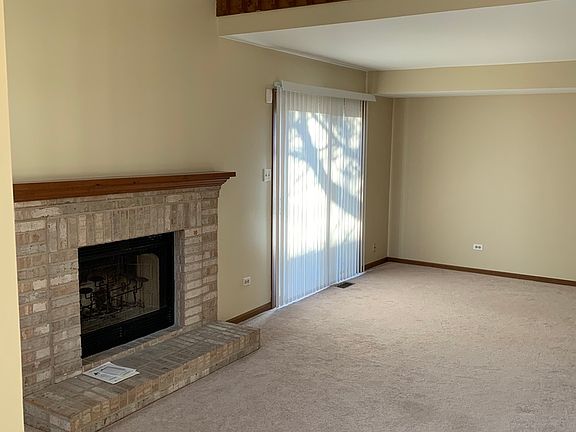 4th image of 15542 Whitehall Ln #44-A